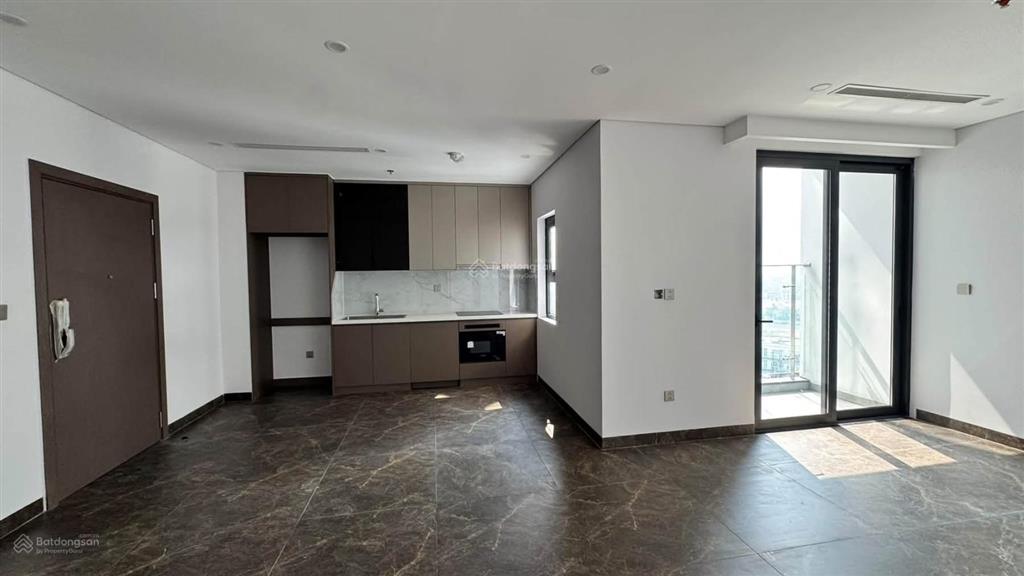 Cho thuê căn hộ 70m2  2pn  2wc nội thất cơ bản miễn phí quản lý, nhà mới vào luôn