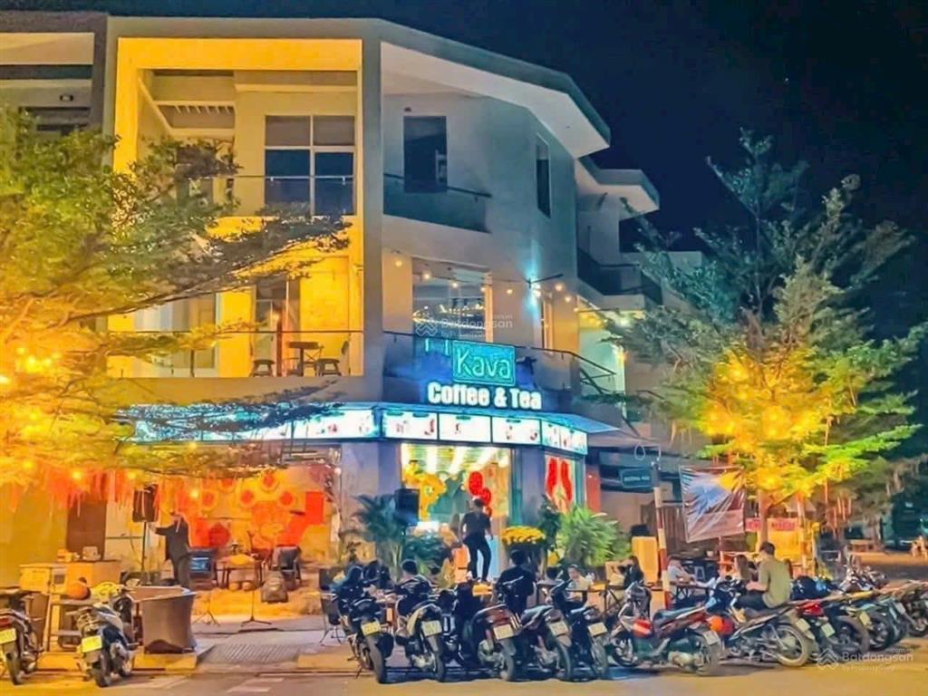 Bán gấp nhà mặt tiền đang kinh doanh cho thuê 20tr/1 tháng giá tốt nhất khu vực