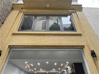 Nhà xây mới 100% đầy đủ nội thất ,đường thông .sát ngay trường học,chợ ..an sinh tốt .0972 576 ***