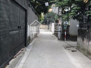 Chính chủ bán đất 52m2 ,đường thông tại phố trạm long biênhà nội