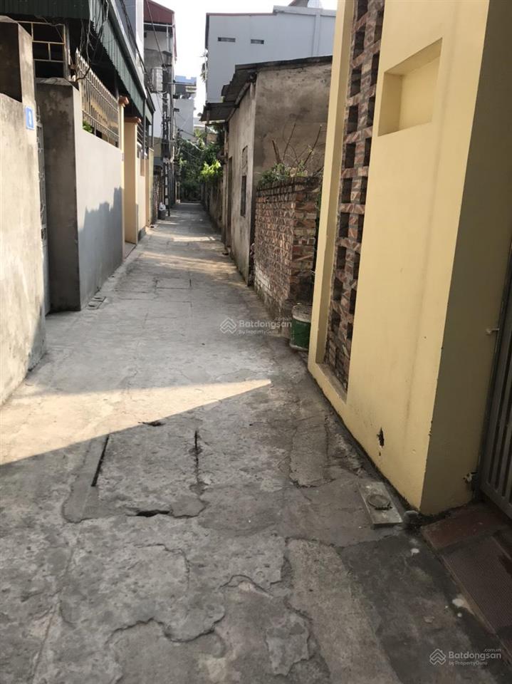 Chính chủ bán đất 52m2 ,đường thông tại phố trạm long biênhà nội