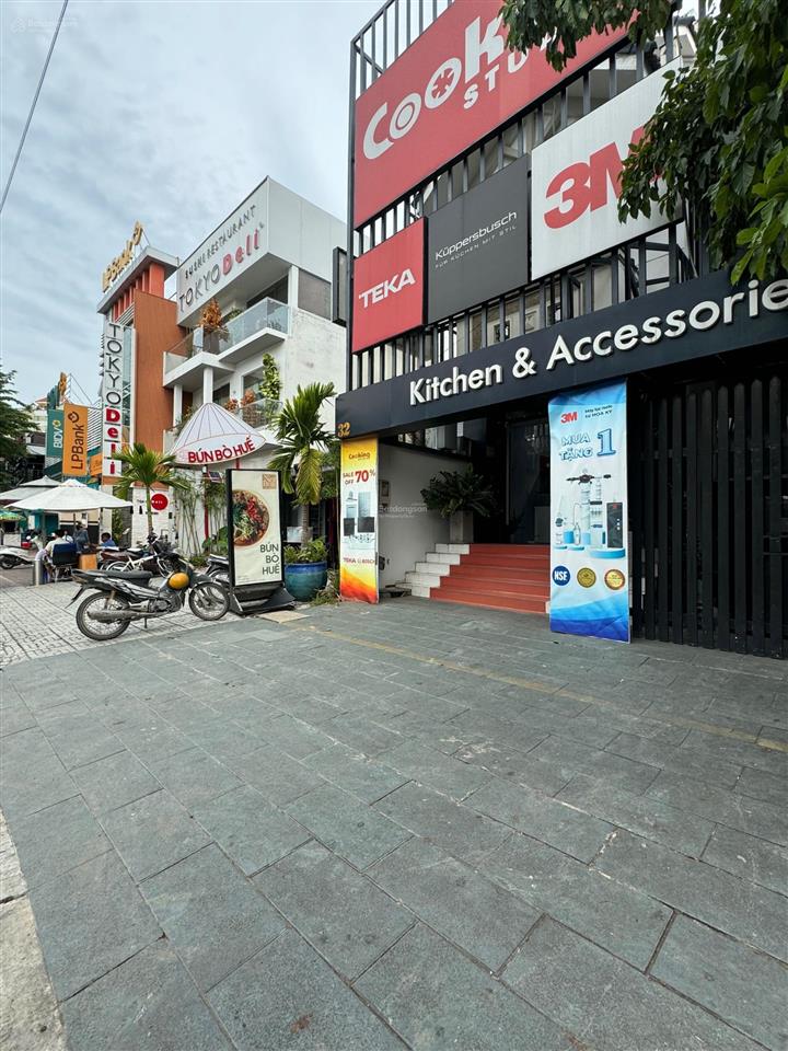 Vị trí kim cương ,căn duy nhất 4 tầng đường song hành 4 tầng dt 15x20 300m2  hđt 350tr/1tháng