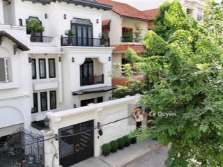 Bán biệt thự sân vườn khu compound an ninhtrần não  quận 2, diện tích 10x20m  3 lầu  giá 47 tỷ