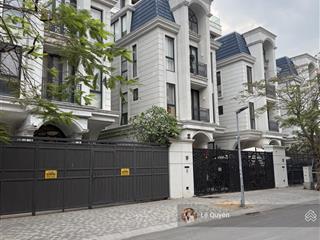 Giảm 2 tỷ ! bán biệt thự đẹp  hầm 4 tầng 200m2 ngay ga metro và vincom  quận 2 hđt cao 150triệu