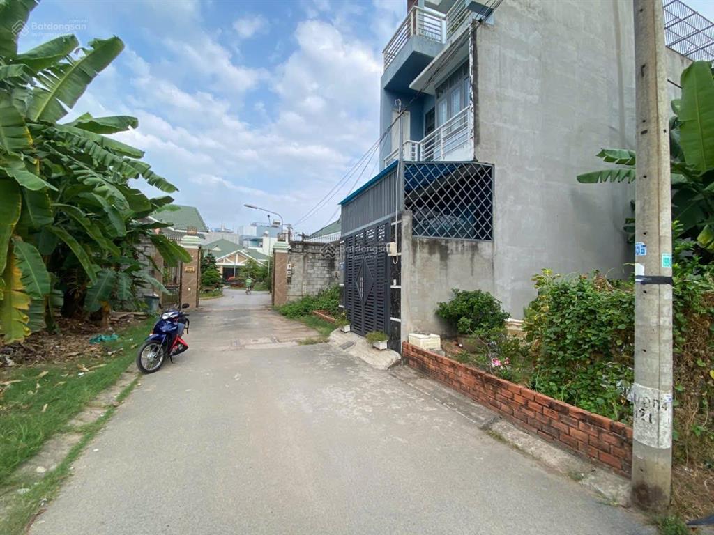 Bán đất hàng xóm vinhomes quận 9