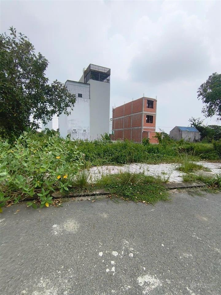 Bán lô đất 61,8m kdc đảo kim cương quận 9 cũ giá chỉ 3t