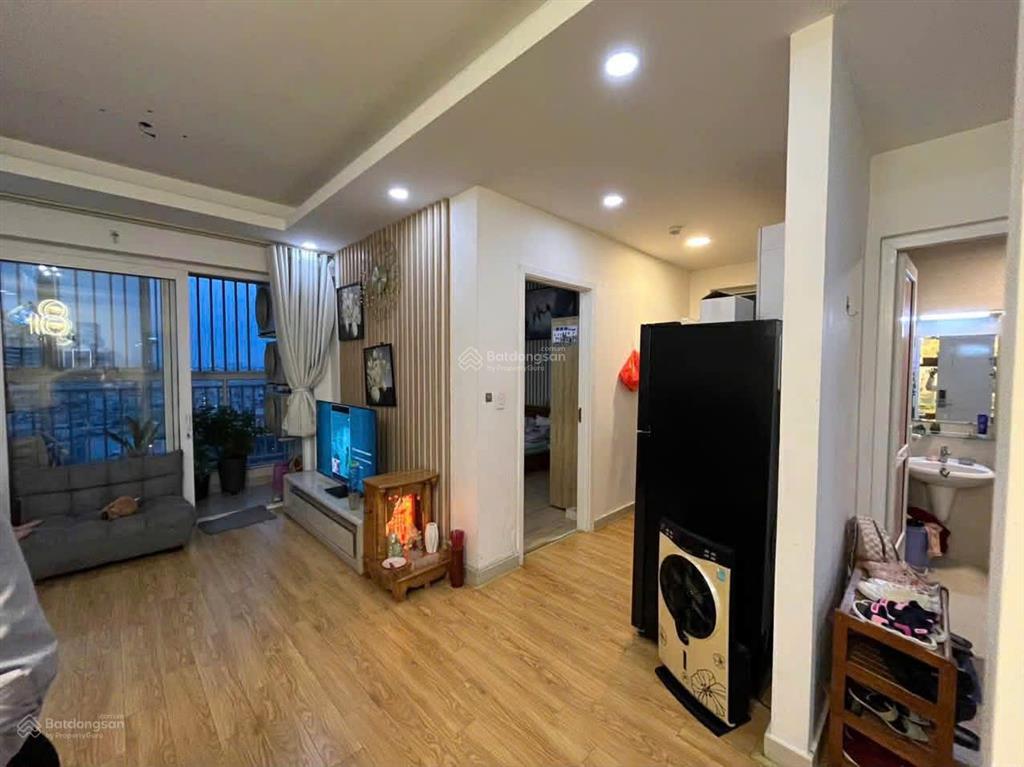 Cần bán căn 2pn có ban công 3.7 tỷ tặng nội thất đang sẵn hợp đồng thuê moonlight park view đs7