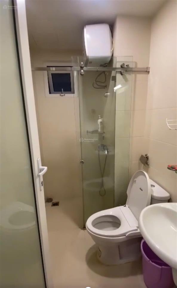 Cần bán căn 2pn có ban công 3.7 tỷ tặng nội thất đang sẵn hợp đồng thuê moonlight park view đs7