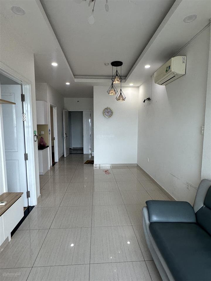Cho thuê nhanh 2 phòng ngủ 2wc có nội thất 10 triệu ở liền xem nhà 24/24 c/c moonlight boulevard
