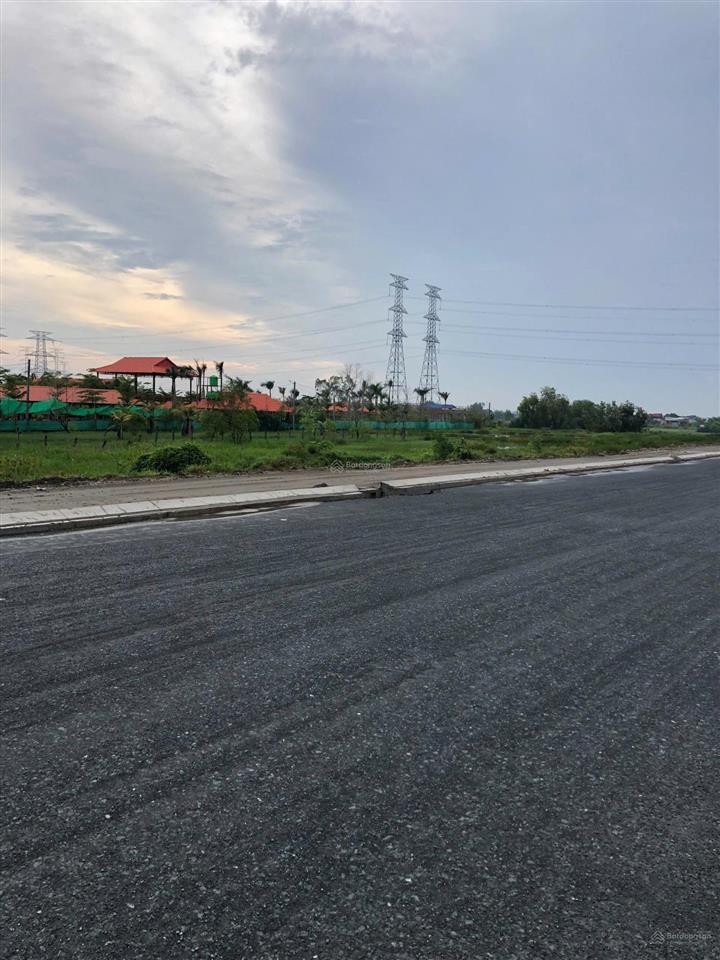 Chính chủ bán khu đất view kênh 1.1 ha mặt tiền tl823d long an / tây ninh60 tỷ (thương lượng)