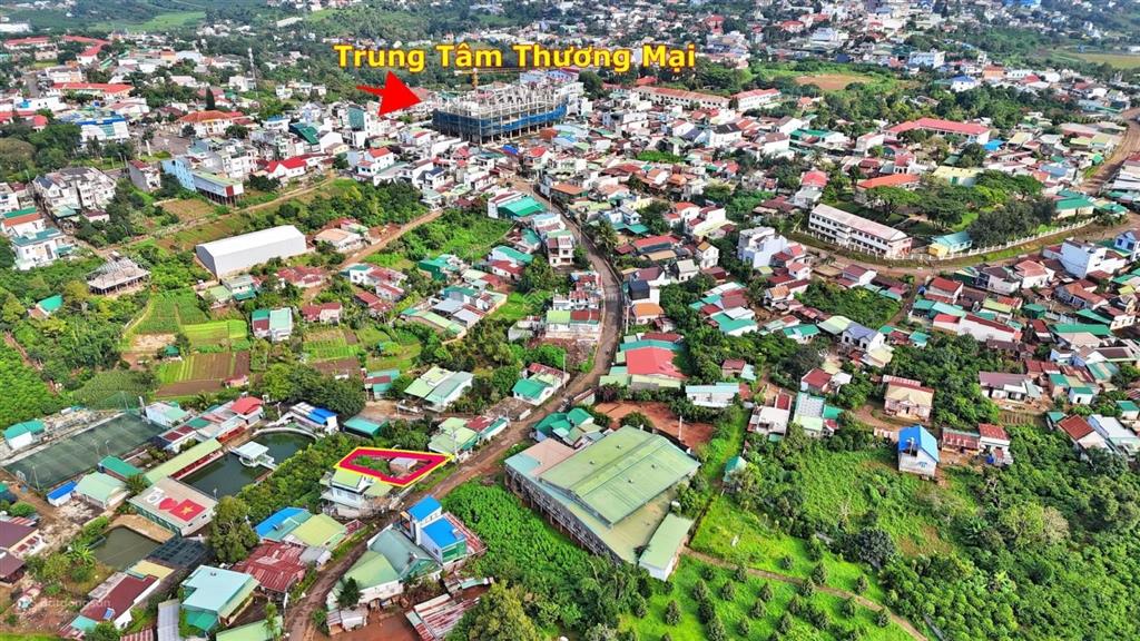 Chính chủ bán nhà đất tại trung tâm xã di linhlâm đồng. gần trung tâm thương mại lớn đang xây dựng