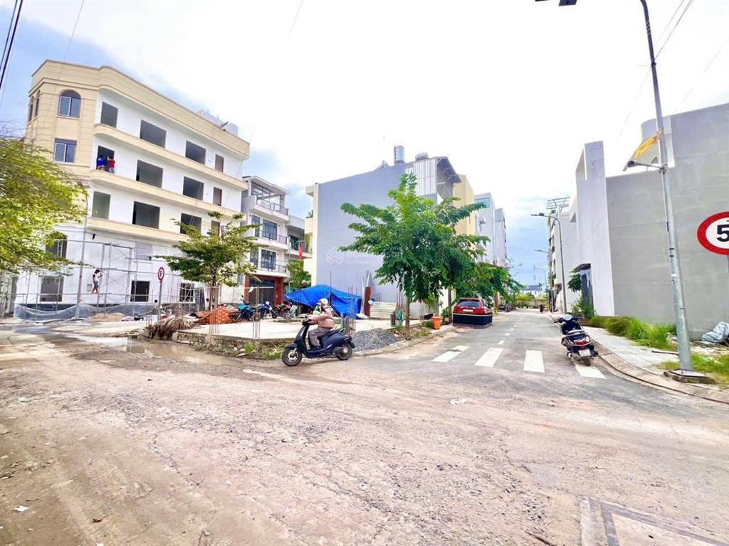 Đất đẹp đường an phú đông 12, ngang 4.5m giá chỉ 4.1 tỷ