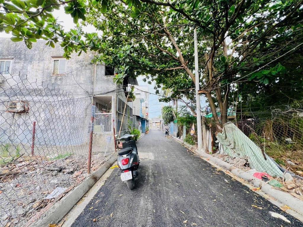 Đất đẹp hẻm 306 vườn lài cách gần cầu sắt qua gv 500m, giá tốt 5.1 tỷ