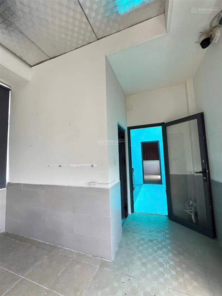 Cho thuê nhà nguyên căn 1 trệt 3 lầu, 5 phòng ngủ, đầy đủ nội thất có thể dọn vào ở ngay