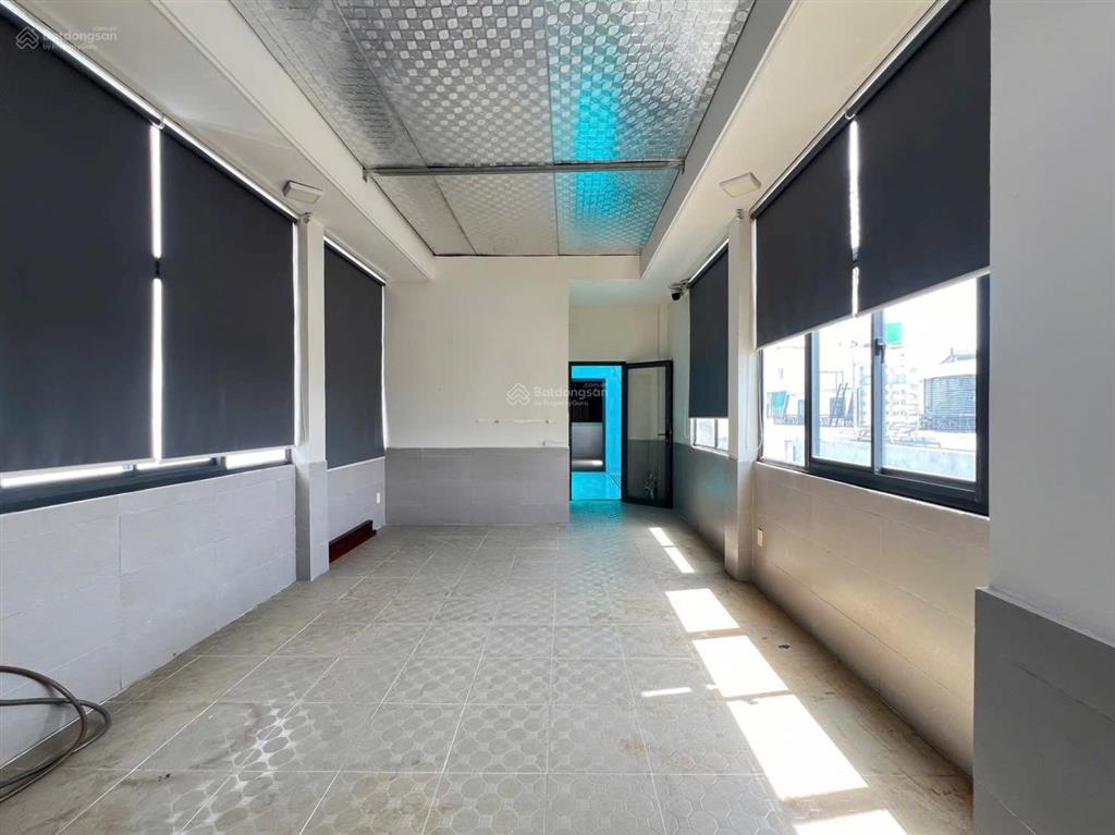 Cho thuê nhà nguyên căn 1 trệt 3 lầu, 5 phòng ngủ, đầy đủ nội thất có thể dọn vào ở ngay