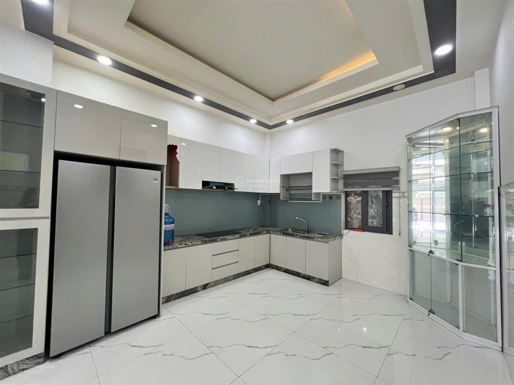 Cho thuê nhà nguyên căn 1 trệt 3 lầu, 5 phòng ngủ, đầy đủ nội thất có thể dọn vào ở ngay