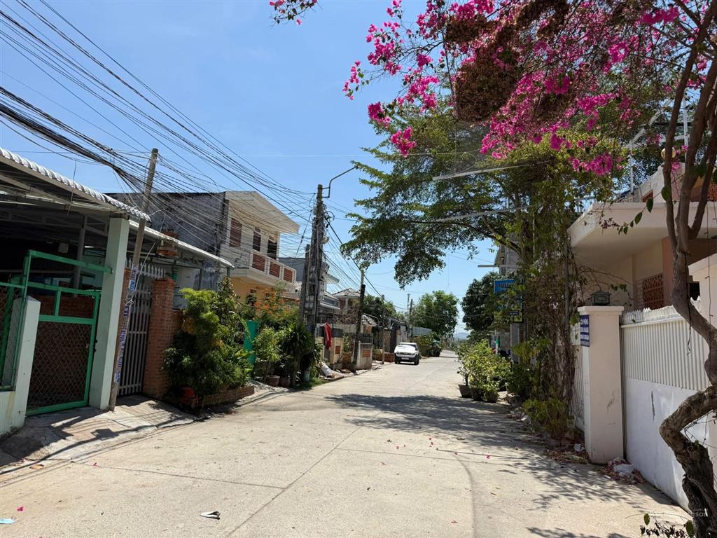 Bán đất lô c kdc nguyễn tấn định, mũi né, 195m2, cách biển 500m, gần sân bay phan thiết