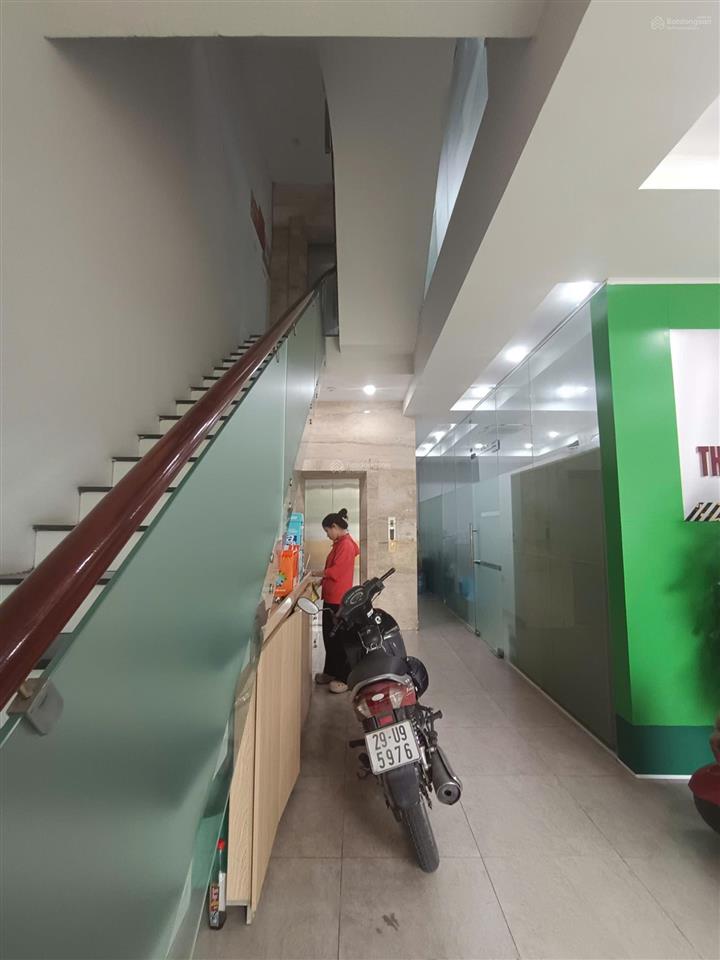 Cho thuê nguyên căn 4 tầng x 91m2 tại trục đường nguyễn chánh  trung hòa.  0988 476 ***