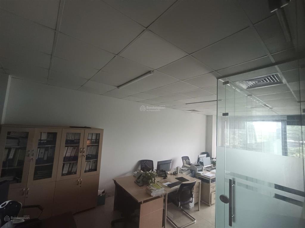 Cho thuê nguyên căn 4 tầng x 91m2 tại trục đường nguyễn chánh  trung hòa.  0988 476 ***
