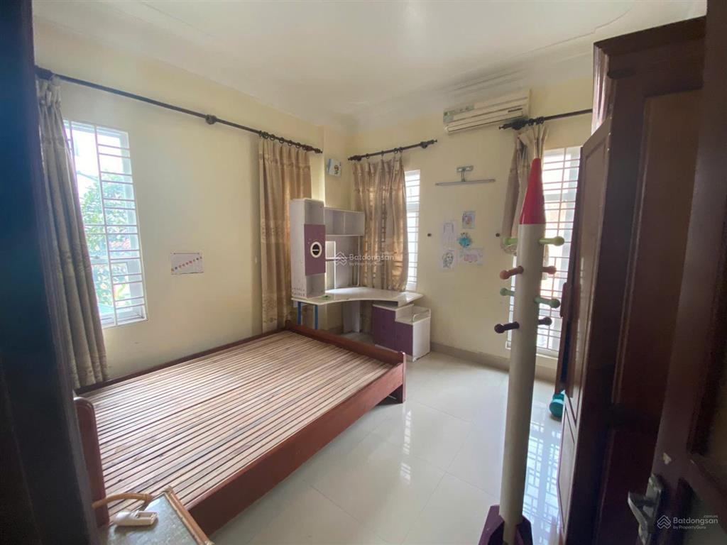 Cho thuê nguyên căn 40m2 x 4 tầng để ở (ưu tiên hộ gia đình) tại đại mỗ.  0988 476 ***