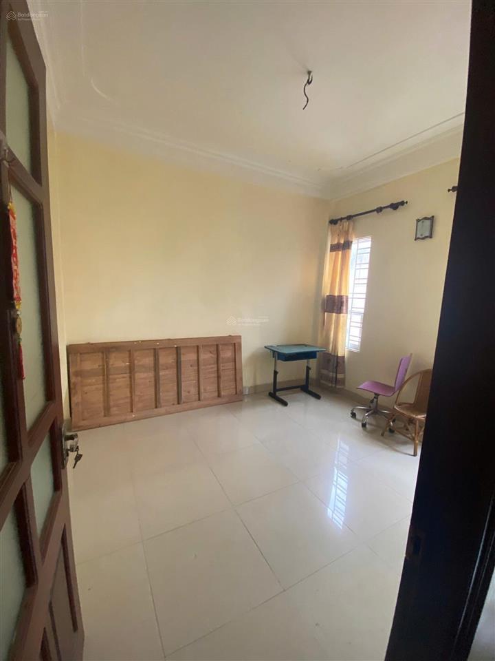 Cho thuê nguyên căn 40m2 x 4 tầng để ở (ưu tiên hộ gia đình) tại đại mỗ.  0988 476 ***