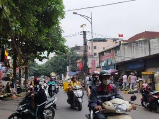 Chỉ 10.8 tỷ có nhà 2 tầng 120m2 ngõ oto tại quận long biên