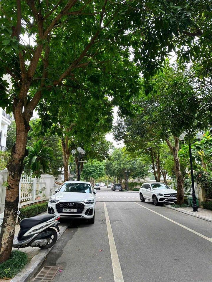 Hiếm! biệt thự vinhomes riverside  181m2  view sông giá tốt