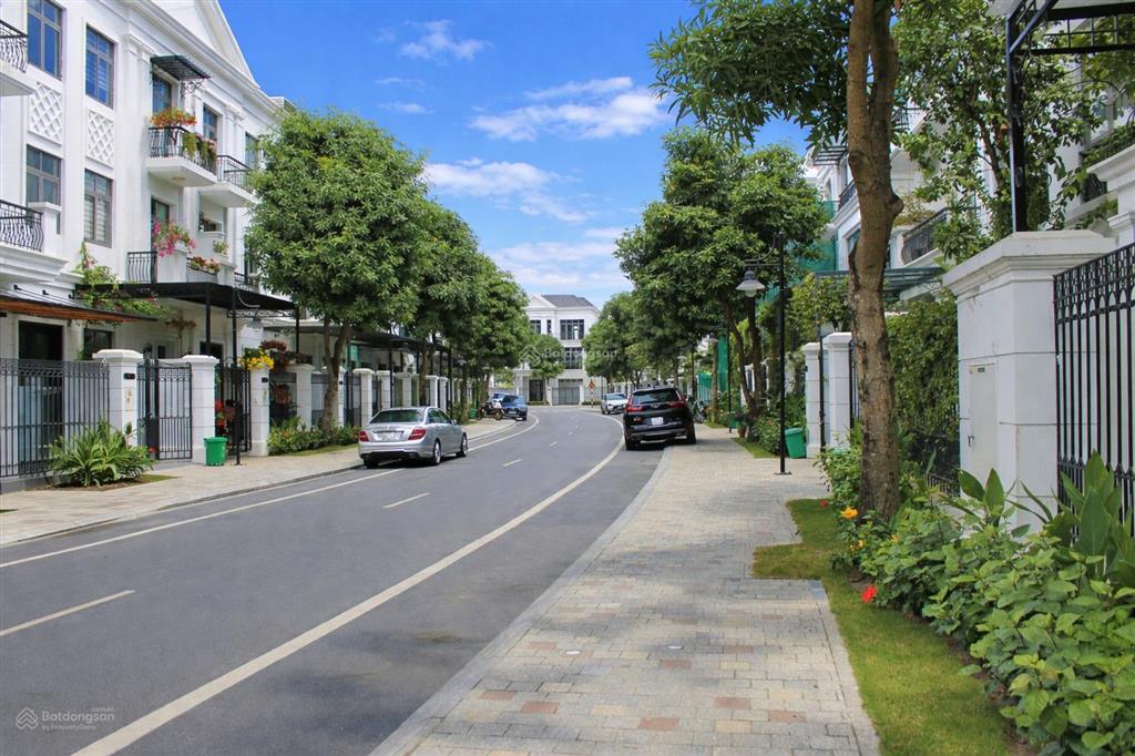 Chính chủ cần bán gấp liền kề nguyệt quế 90m2  vinhomes riverside long biên