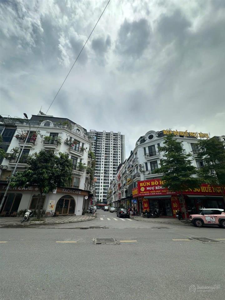 Cần bán gấp 560m2 đất tại khu đấu giá 31ha châu quỳ  gia lâm