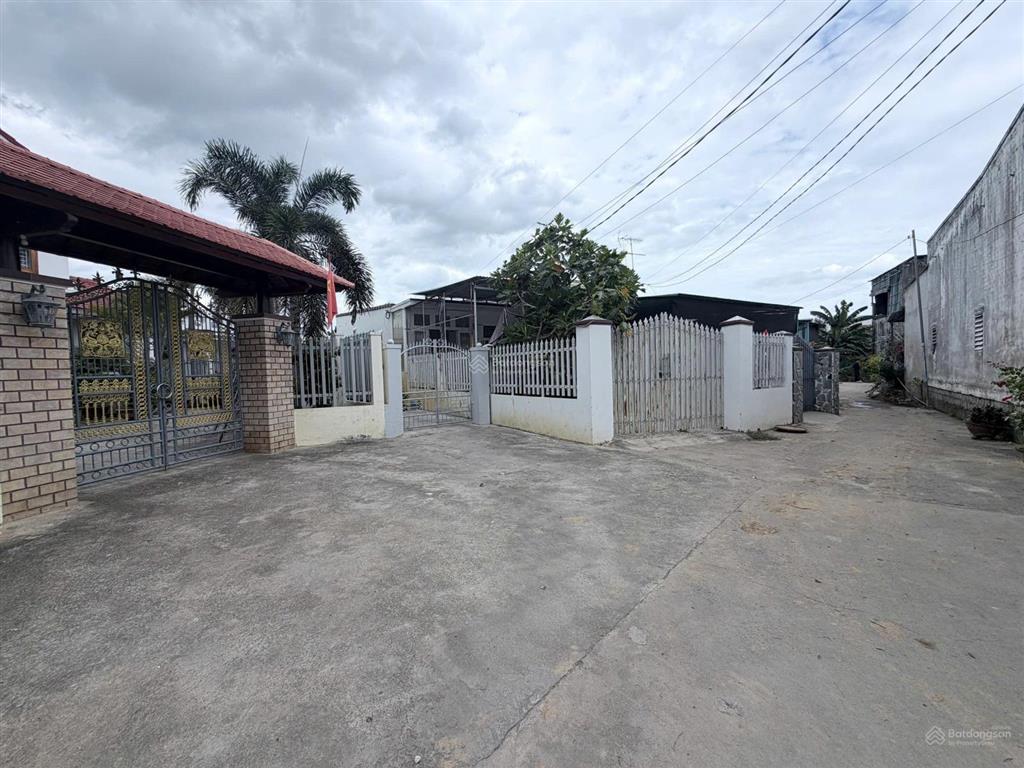 Bán đất có nhà cấp 4 diên an kế bên đường 23/10, đường betong 35m, chỉ 10p ra biển, giá 1,499 tỷ