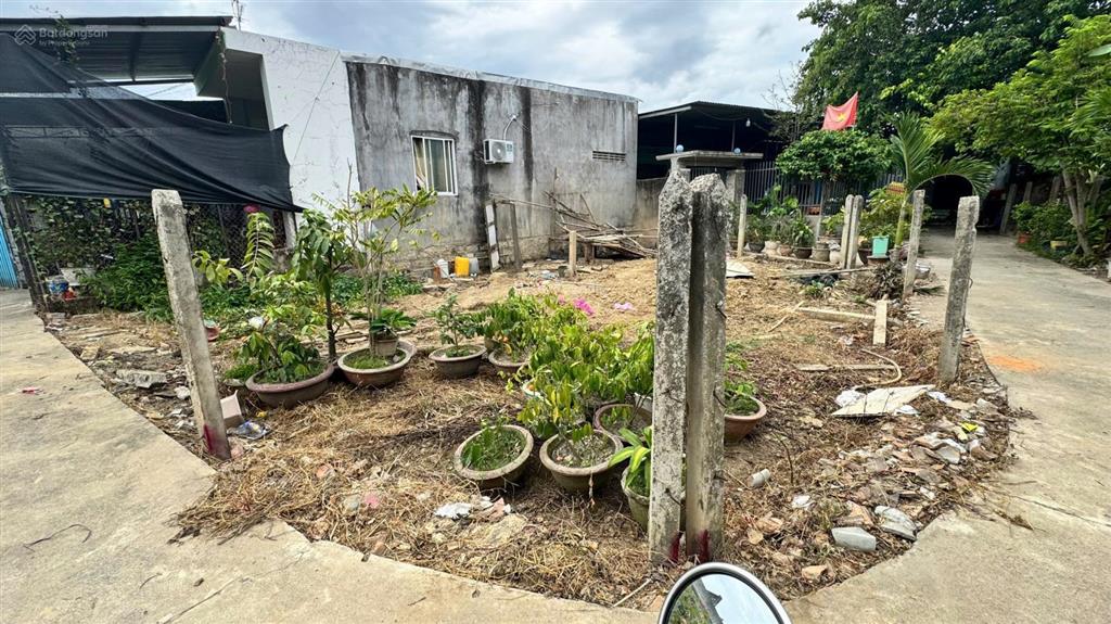 Bán đất có nhà cấp 4 diên an kế bên đường 23/10, đường betong 35m, chỉ 10p ra biển, giá 1,499 tỷ