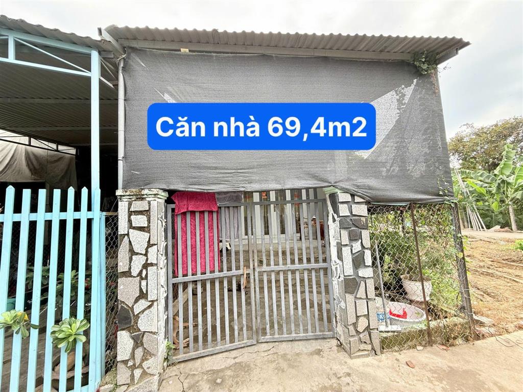 Bán đất có nhà cấp 4 diên an kế bên đường 23/10, đường betong 35m, chỉ 10p ra biển, giá 1,499 tỷ
