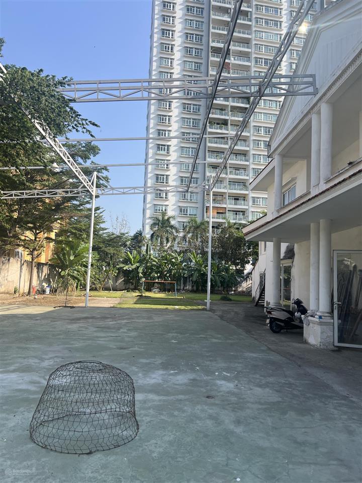 Khu compound bv 24/24 bán biệt thự cũ 1768m2 giá chỉ 142tr/m2 ~250 tỷ  0933 834 *** mr. thơ