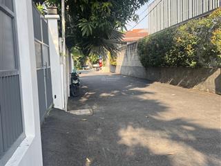 Khu compound bv 24/24 bán biệt thự cũ 1768m2 giá chỉ 142tr/m2 ~250 tỷ  0933 834 *** mr. thơ