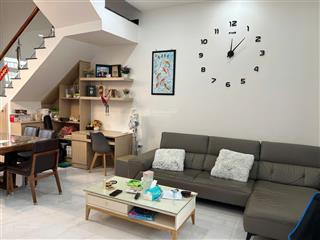 Cho thuê nhà phố lovera park 5*16m, 1 trệt 2 lầu, full nội thất cao cấp, giá 15 triệu/tháng