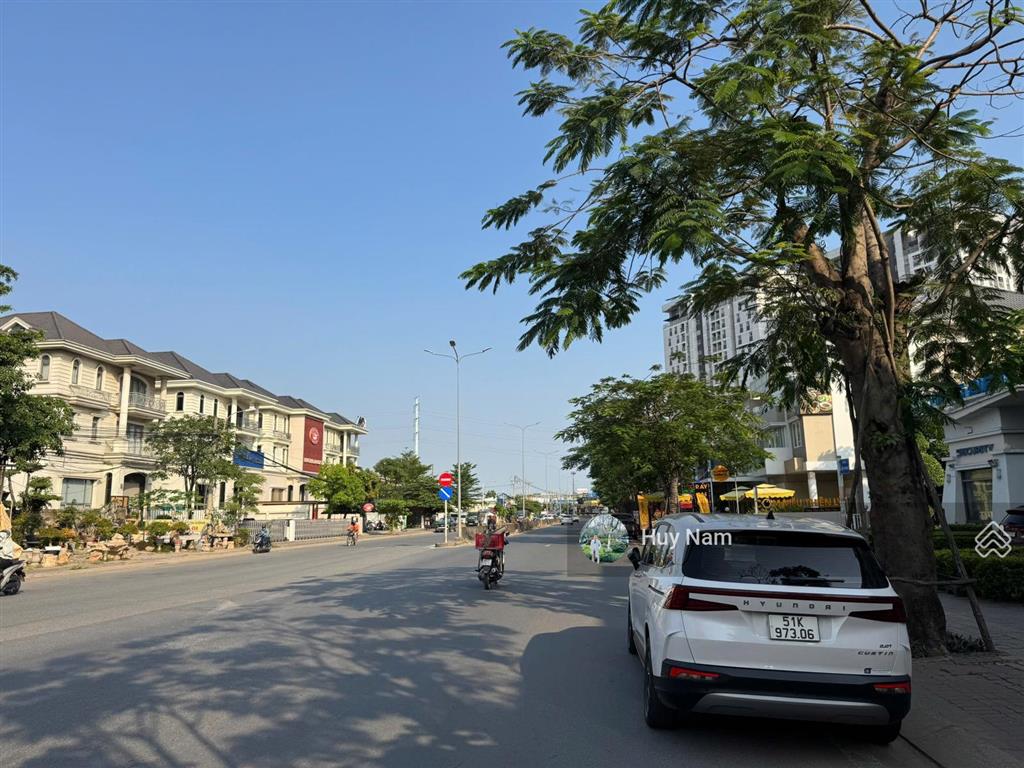 Giảm 3 tỷ! mặt tiền kinh doanh đường liên phường  bề ngang 7m. dt 7x20m (140m2)  4 tầng  27 tỷ