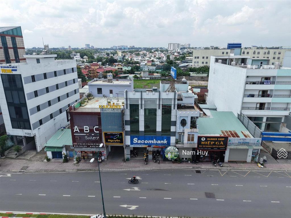 Giảm 3 tỷ bán gấp! mặt tiền lê văn việt  q.9 dt 5x23 = 115m2, đang cho thuê 35tr/th, giá 20,5 tỷ