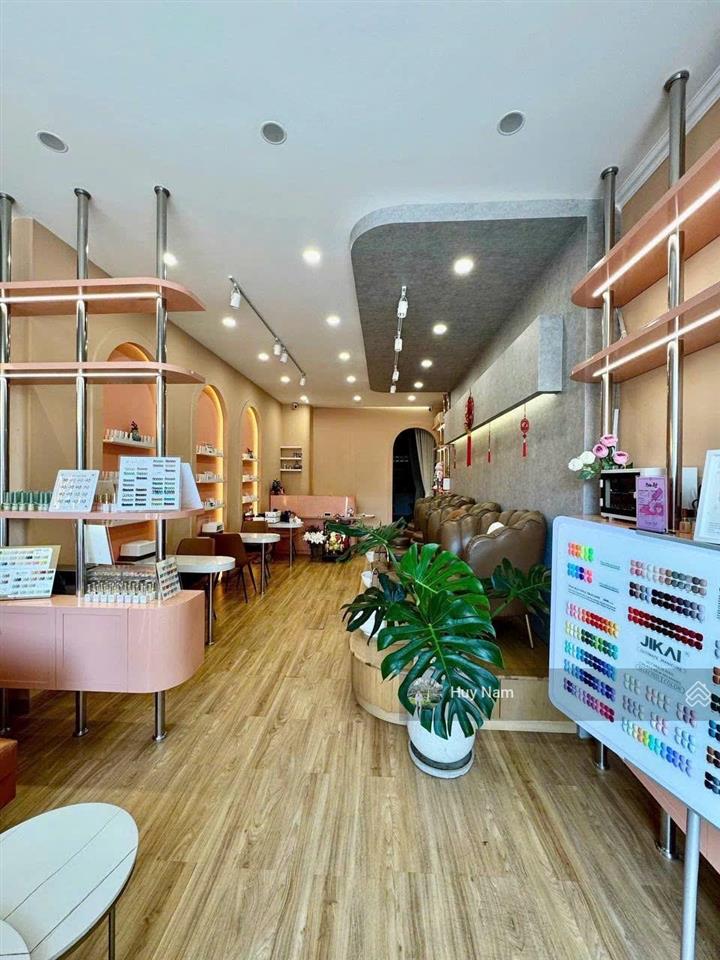Ngộp bank! mặt tiền đường quốc hương, phường thảo điền (đoạn đẹp), 3 tầng 4x18m  cho thuê 50tr/th