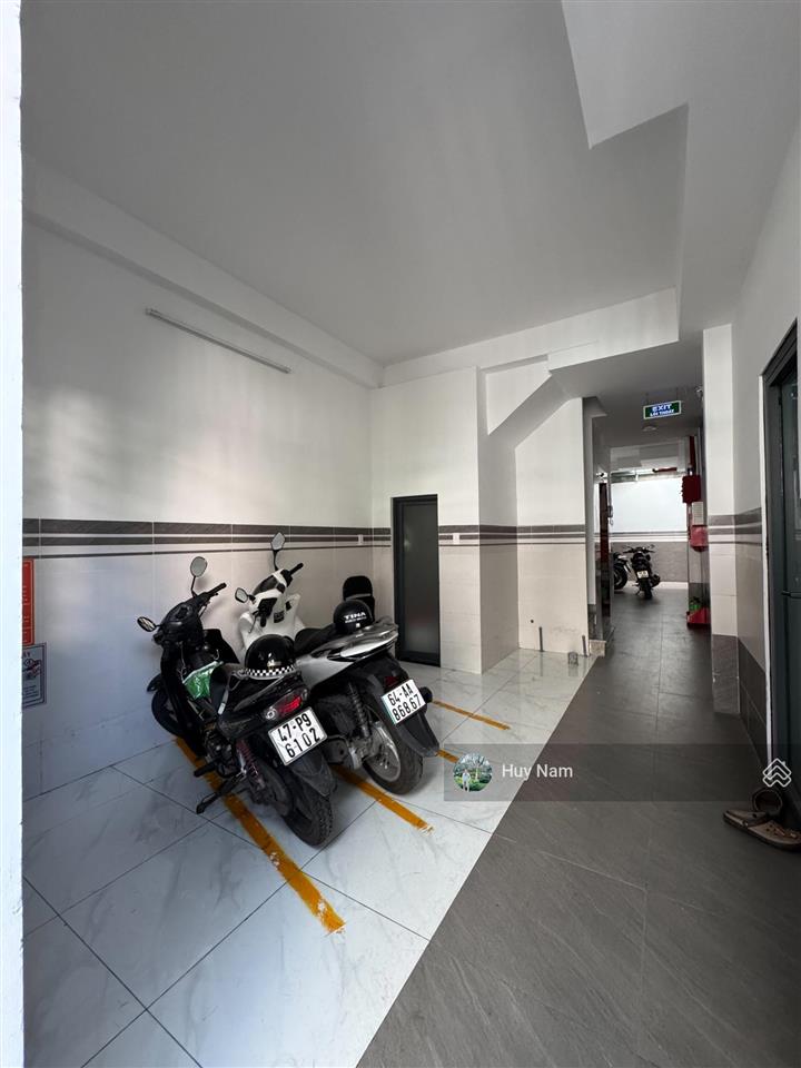 Tòa nhà chdv thu nhập 120tr/tháng ~ 8,5%/năm  6x22m  6 tầng  22 phòng  giá chỉ 17,5 tỷ