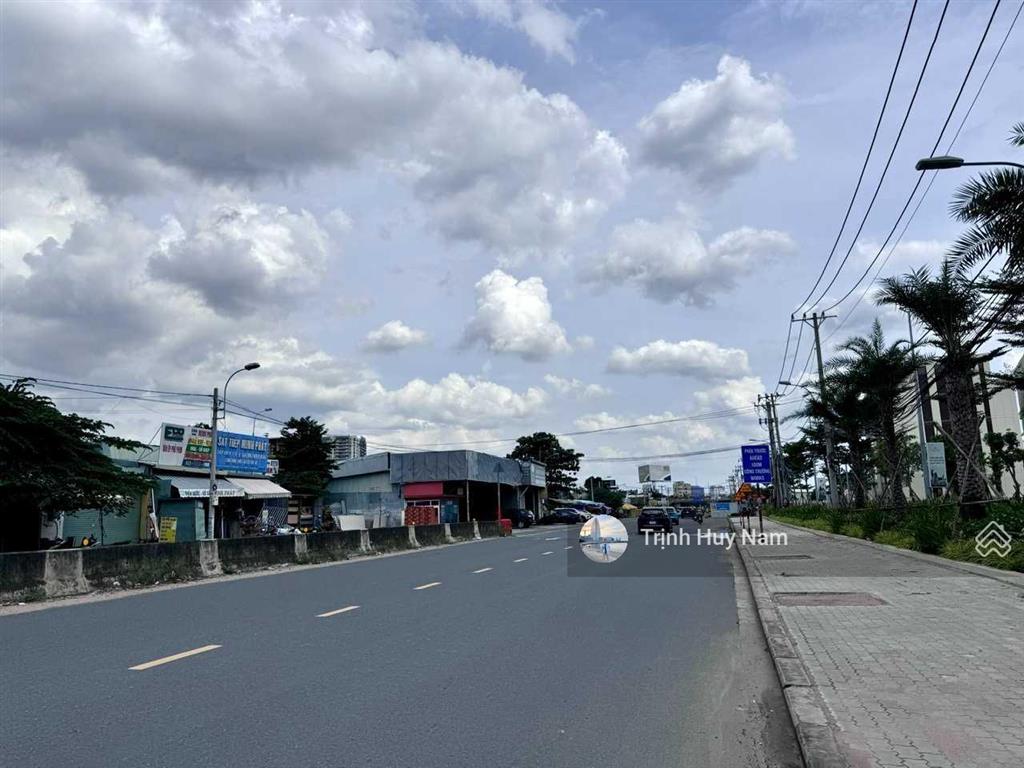 Kẹt ngân hàng giảm 5 tỷ bán gấp  khuôn đất đối diện global city  10x25m  giá đầu tư chỉ 25 tỷ