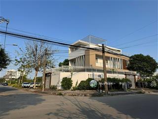 Biệt thự góc 2 mặt tiền ngay liên phường  đối diện global city  13,5x22m  3 tầng  giá chỉ 30 tỷ