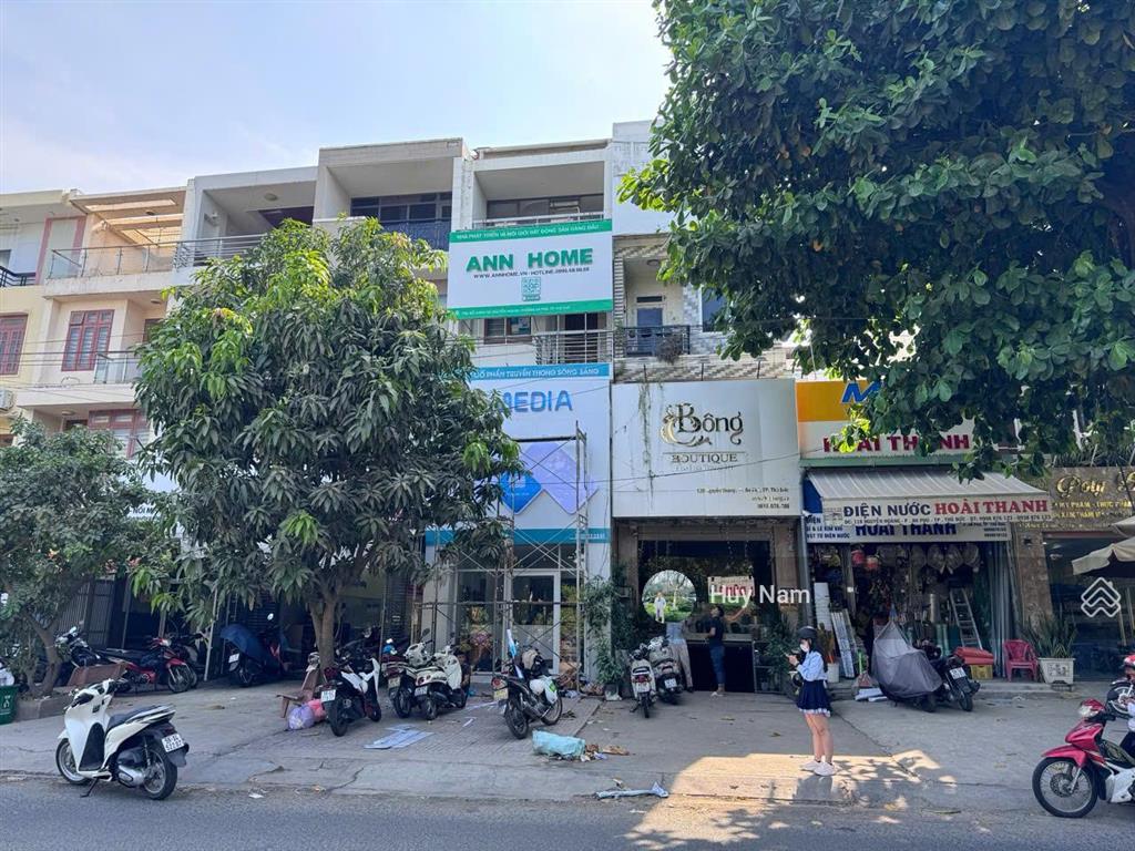Cho thuê nhà mặt tiền đường nguyễn hoàng, an phú, quận 2  trệt 3 lầu  dt 4x20m, 32tr/tháng
