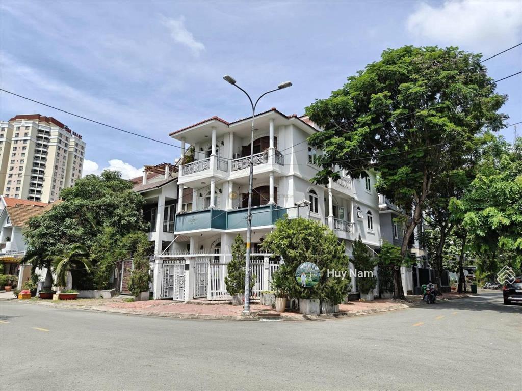 Cho thuê biệt thự 2 mặt tiền đường dương văn an  an phú  10x20m  hầm 4 lầu  70tr/tháng