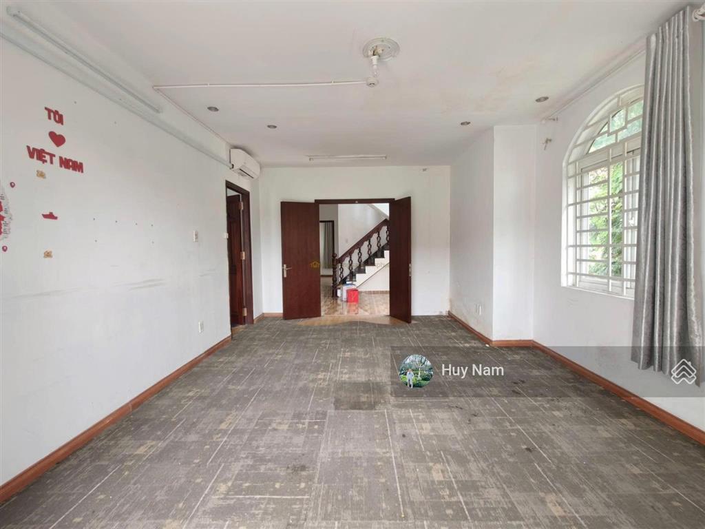 Cho thuê biệt thự 2 mặt tiền đường dương văn an  an phú  10x20m  hầm 4 lầu  70tr/tháng