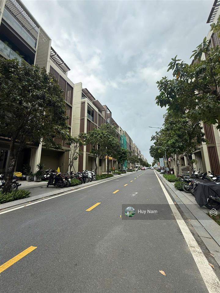 Ngộp bank giảm 10 tỷ bán cắt lỗ nhà phố global city  trục đường 14m  5 tầng  95m2  giá 29 tỷ