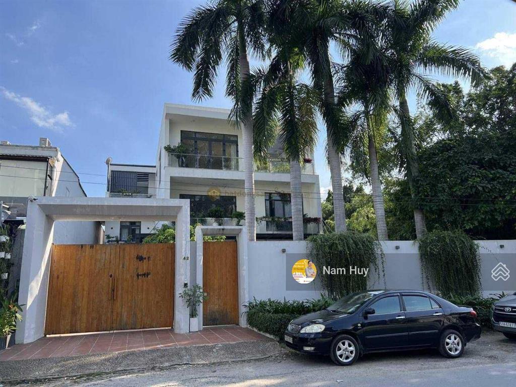 Bán biệt thự sân vườn 12x30 (360m2) mặt tiền đường ngay quốc hương, p thảo điền, quận 2  giá 58 tỷ