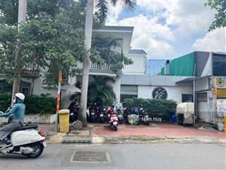 Mặt tiền quốc hương, đoạn đẹp phường thảo điền, quận 2. dt 6x22m=135m2, hđt 82tr/th, giá 42 tỷ