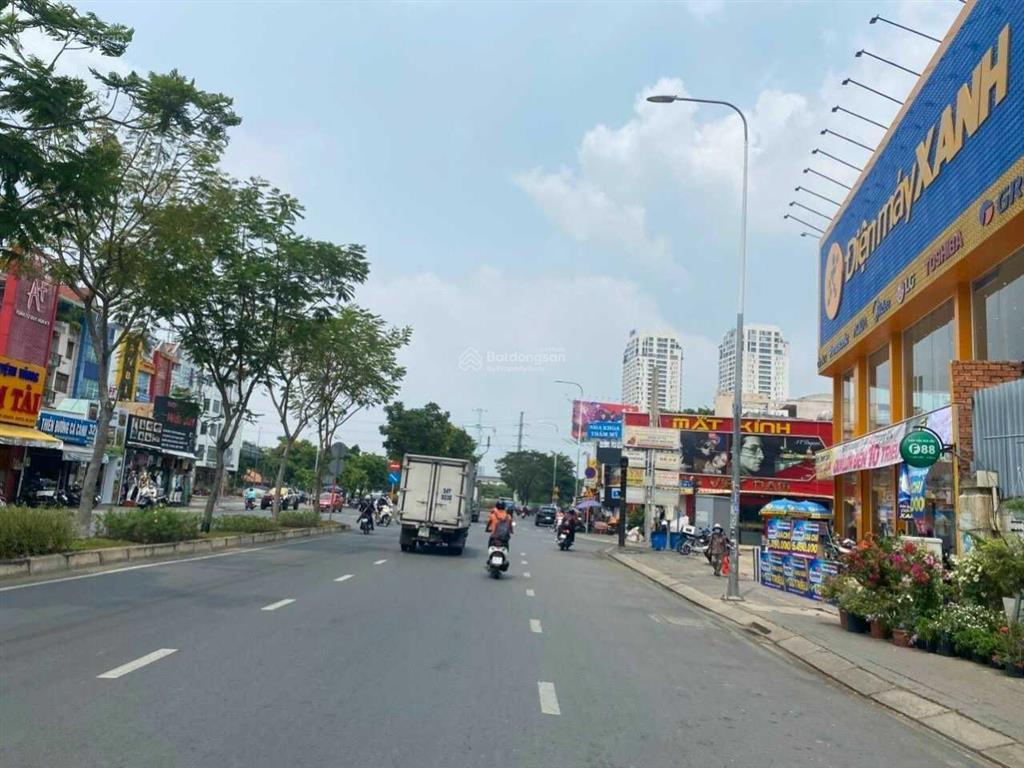 Siêu phẩm  bán lô đất mặt tiền lương định của 10x20=200m2 tiện xây tòa nhà văn phòng  giá 80 tỷ