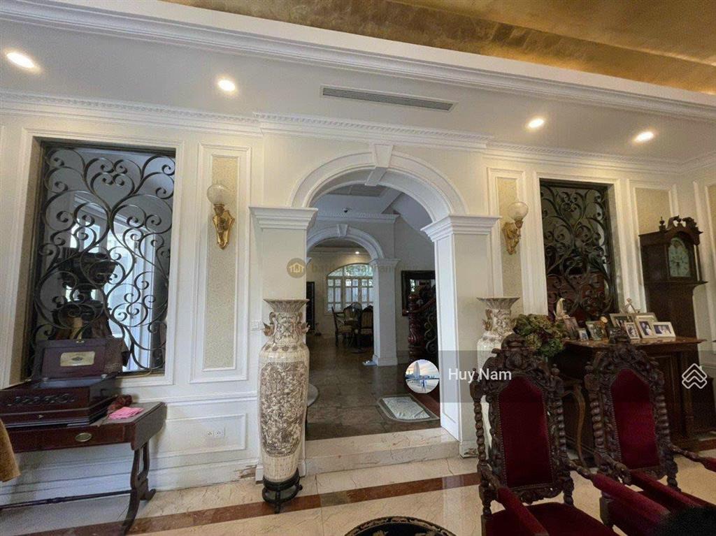Biệt thự sang trọng tại thảo điền quận 2  14x26m  hầm + 3 tầng  hồ bơi sân vườn  giá chỉ 69 tỷ