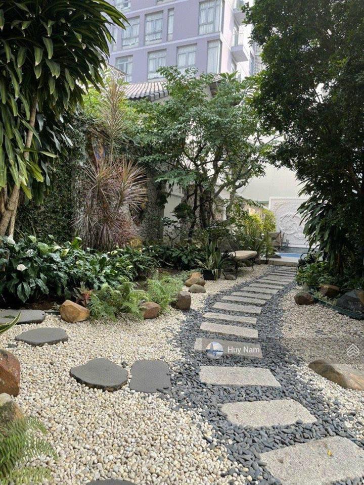 Biệt thự sang trọng tại thảo điền quận 2  14x26m  hầm + 3 tầng  hồ bơi sân vườn  giá chỉ 69 tỷ